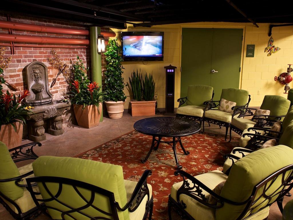 Club Wyndham La Belle Maison New Orleans Exterior photo