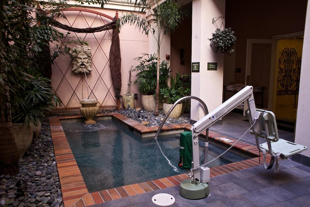 Club Wyndham La Belle Maison New Orleans Exterior photo